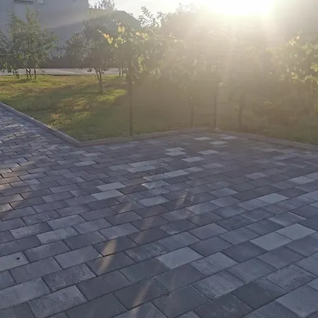 House With A Parking Space - 24453 * זאדאר