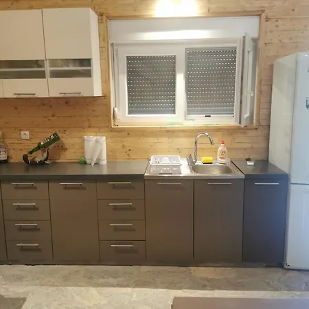 House With A Parking Space - 24453 בית נופש *
