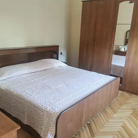 House With A Parking Space - 24453